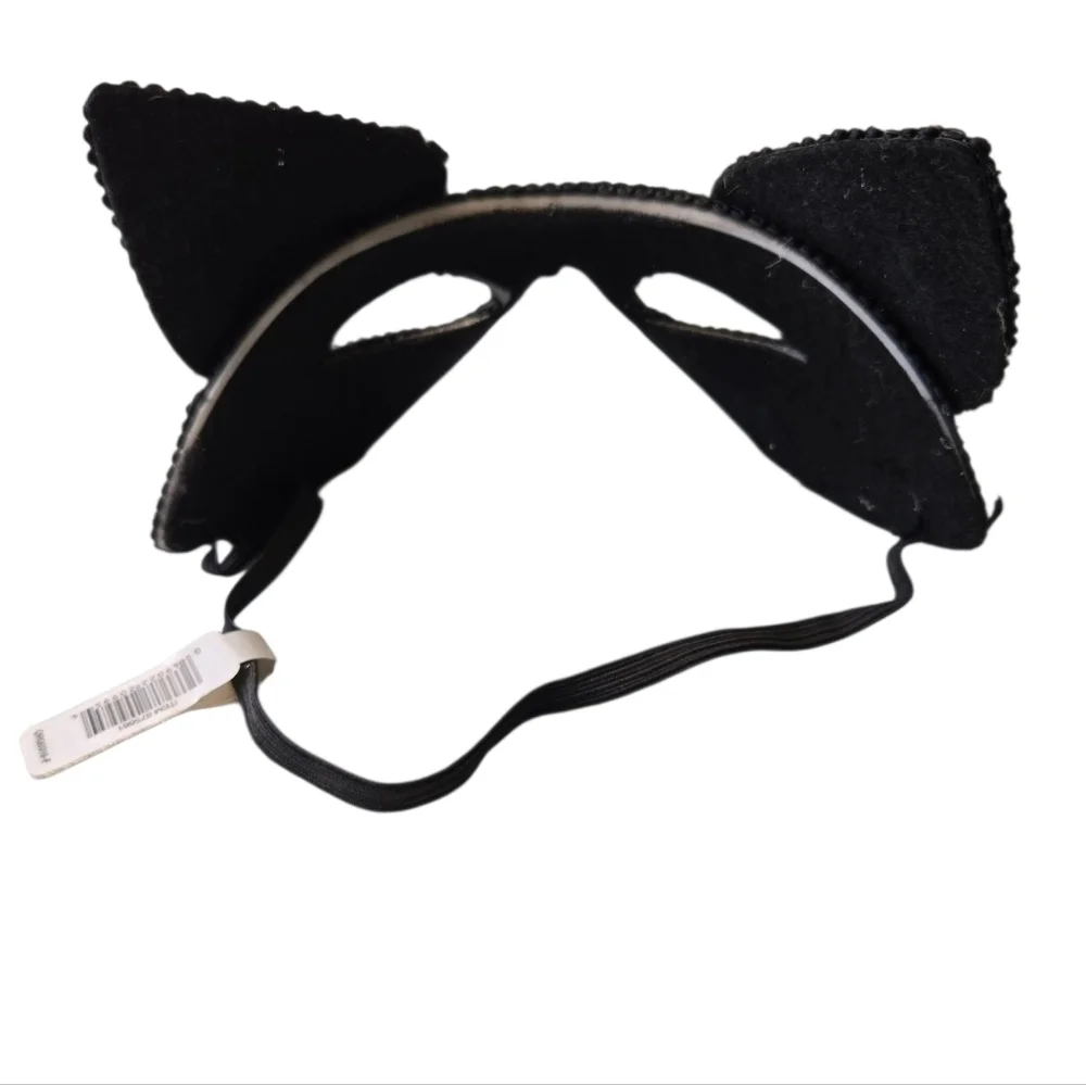NWT Black and Silver Cat Mask